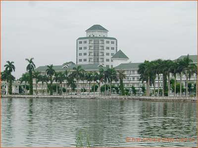 豪華なアパートメントと一戸建て